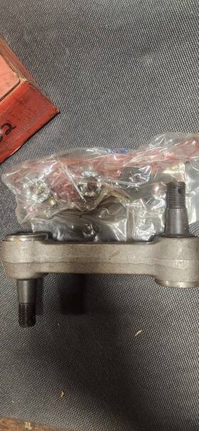315-102 Flagg 315102 Idler Arm Gm Truck 1973-82 Part # 315-102 Flagg 315102 Idler Arm Gm Truck 1973-82 Part #