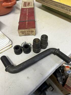 Bpa-3352 Ford 1950s Nos Steering Idler Arm And Bushing Kit