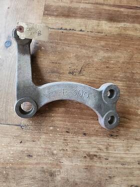 C8uz-3355-b Ford C8uz3355b Nos 68-74 Steering Idler Arm Econoline E-300
