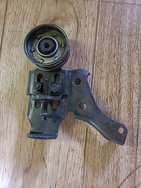 E5se-8a614-aa Ford E3se-8b604-aa Idler Pulley Assembly With Bracket