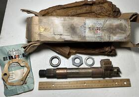 1390668 General Motors Nos Gm Buick 1949-1952 Steering Pitman Shaft Kit #1390668