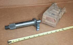 264521 Gm Nos 1939 1940 Chevy Coe Truck Pitman Arm And Sector Steering Shaft Gear 39 40 264521 Gm Nos 1939 1940 Chevy Coe Truck Pitman Arm And Sector Steering Shaft Gear 39 40