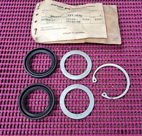 940714 Kaiser Jeep 1956-1962 Oldsmobile Nos Steering Gear Pitman Arm Seal Kit