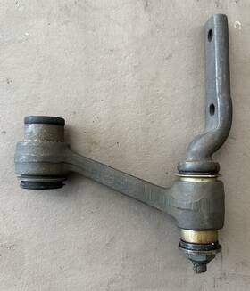 268-3496 Napa 1966-69 Ford / Mercury Steering Idler Arm Nos
